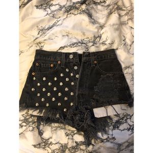 ⚡️Levi’s⚡️distressed embellished high waist shorts